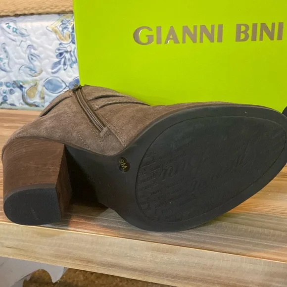 Gianni Bini Westonn
Boots Size 9 - Picture 6 of 7